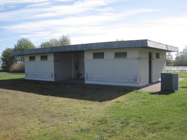 Former Boating Pond Kiosk, Tain