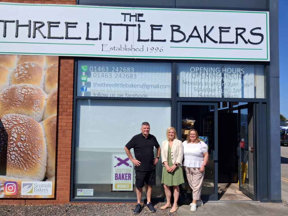 Photo taken of external bakery shop